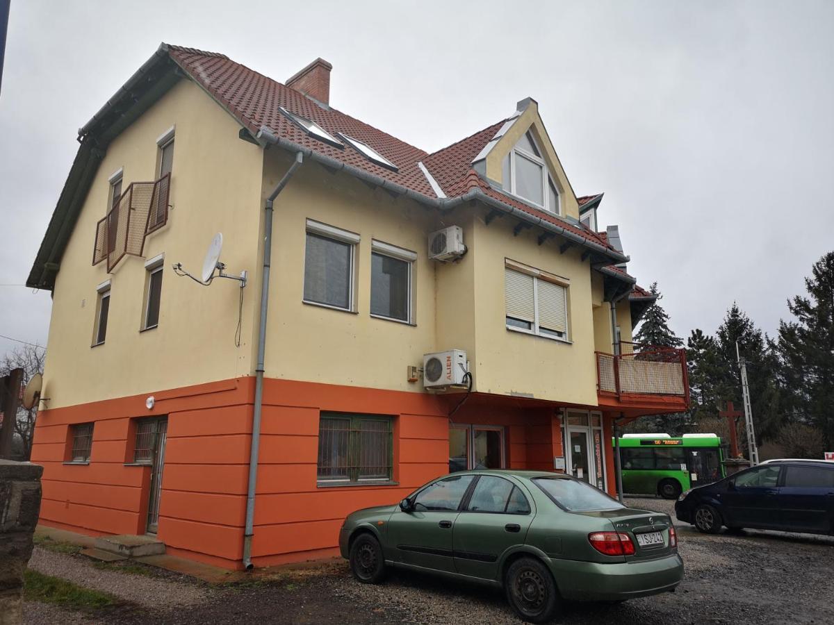 Berik Apartman Pécs Extérieur photo